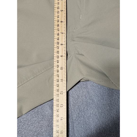 Columbia Shorts Women’s 10 Khaki Board Shorts Zip Pockets Drawstring - Picture 7 of 11